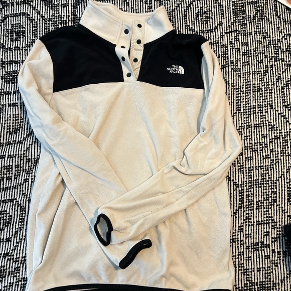 The North Face Tops - The North Face Black and White Fleece Pullover